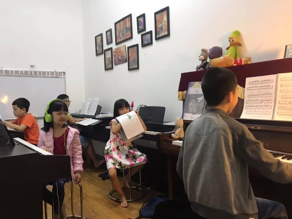 lớp học đàn piano cho trẻ em ở hà nội